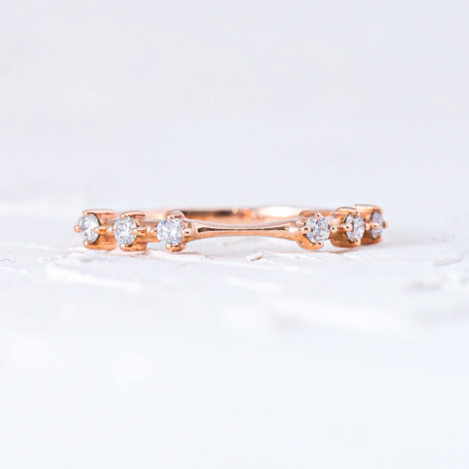 Astra Round Front 1600x1600