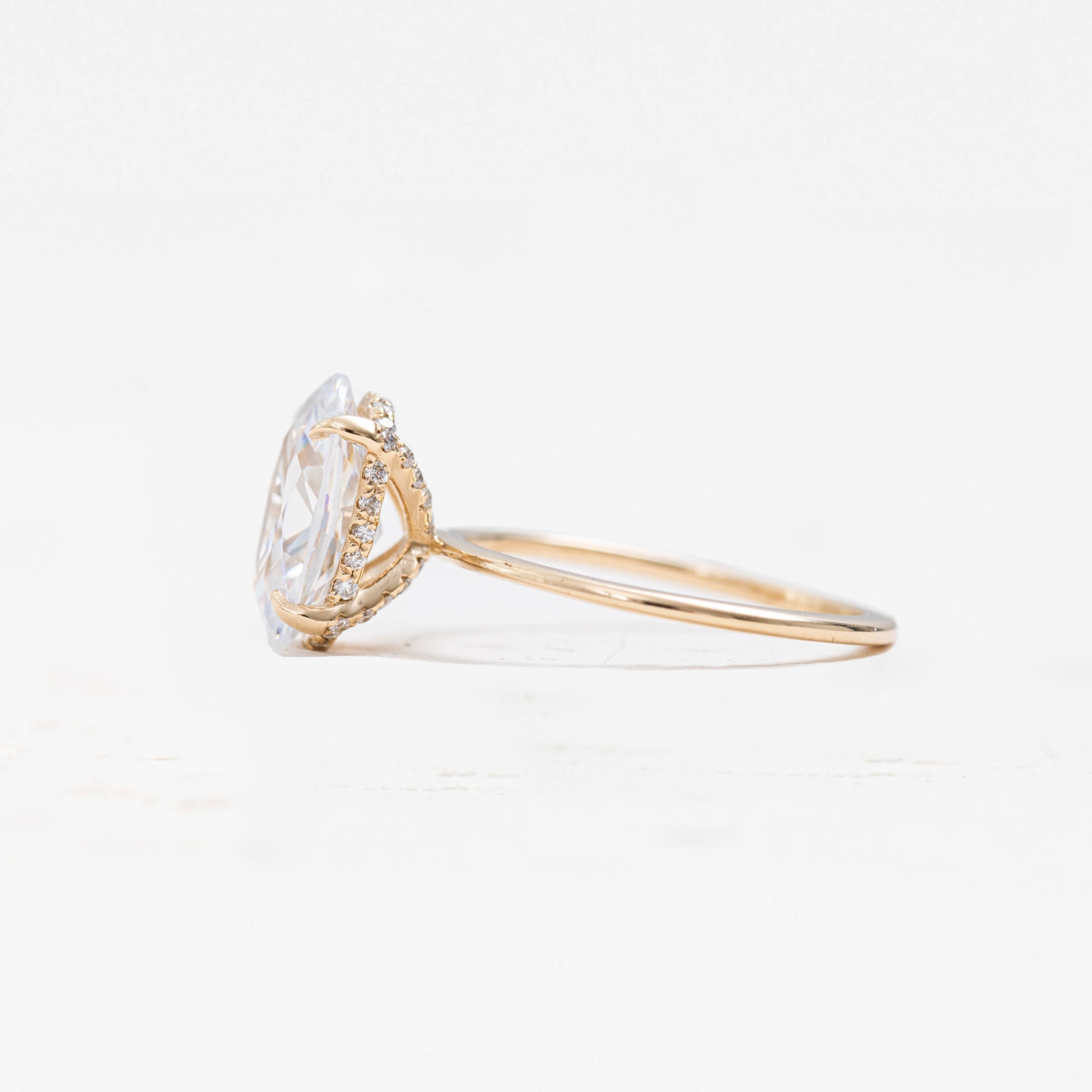 Aura side 1600×1600