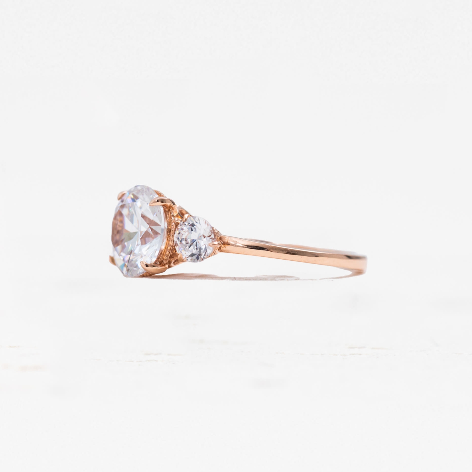 Margot side 1600x1600