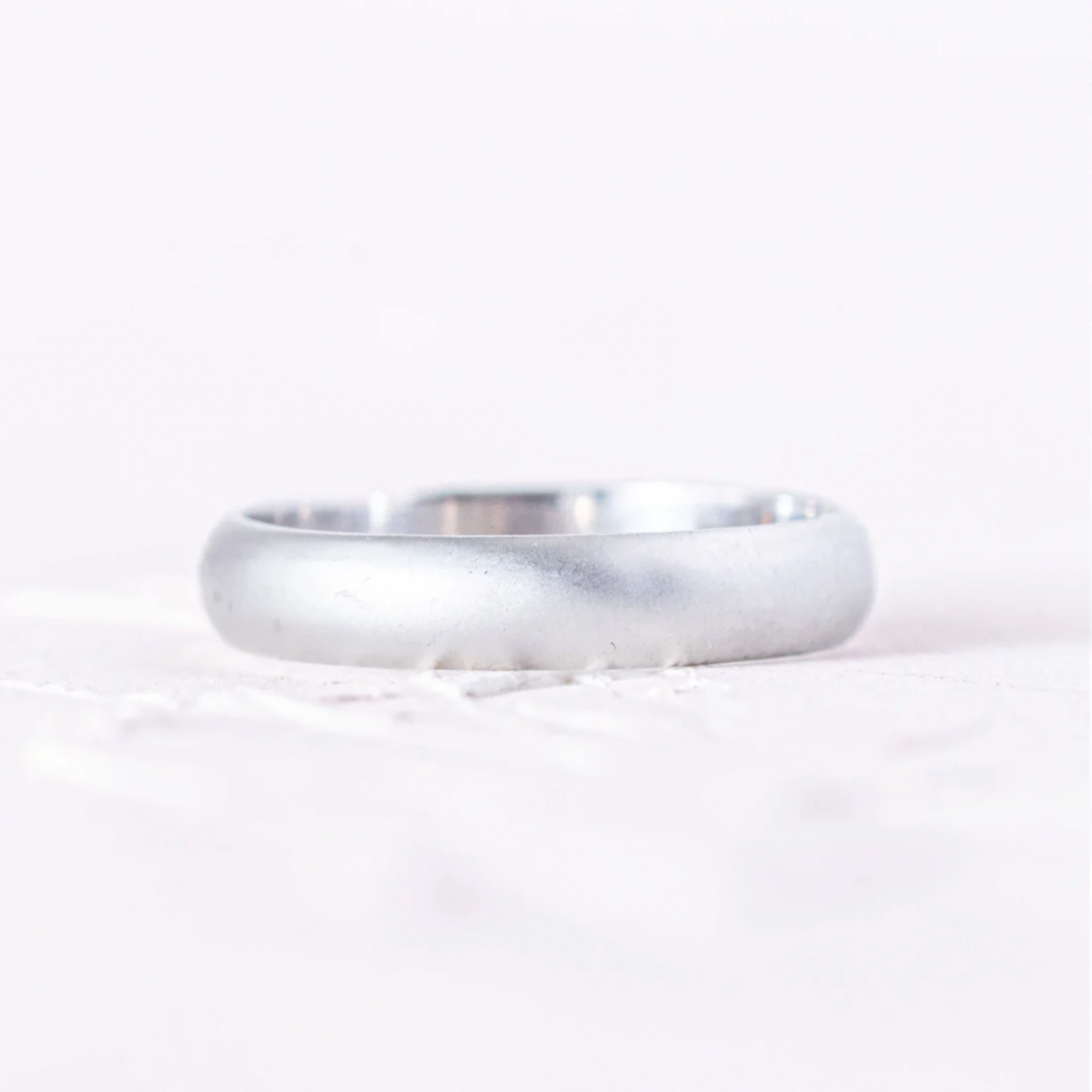 Classic Edge satin white 1600x1600