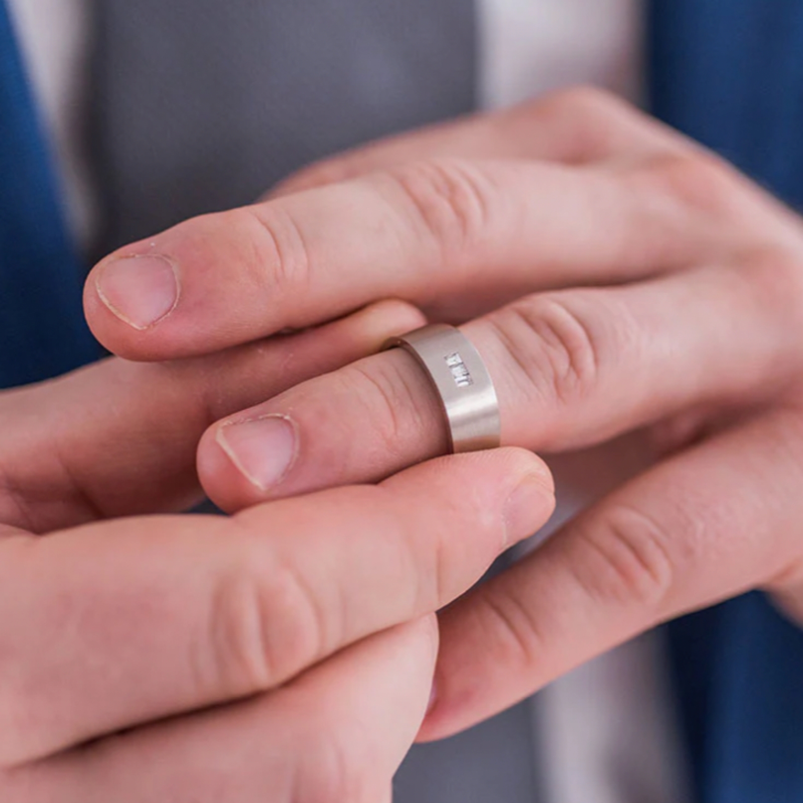 The Stark white hand 1600x1600