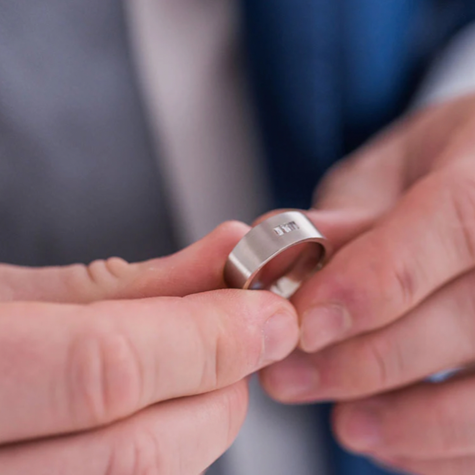 The Stark white hand 2 1600×1600