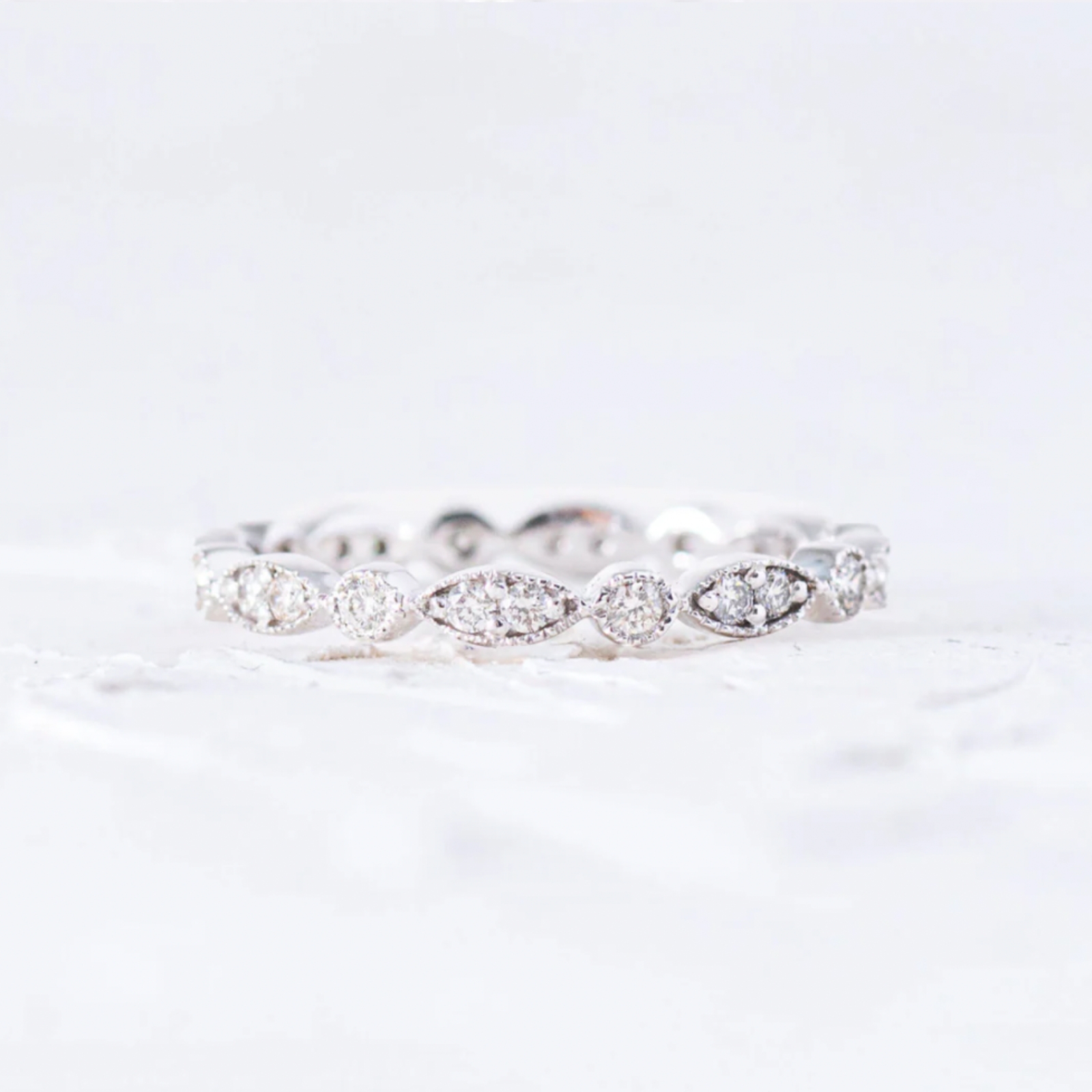 Vintage white 1600x1600