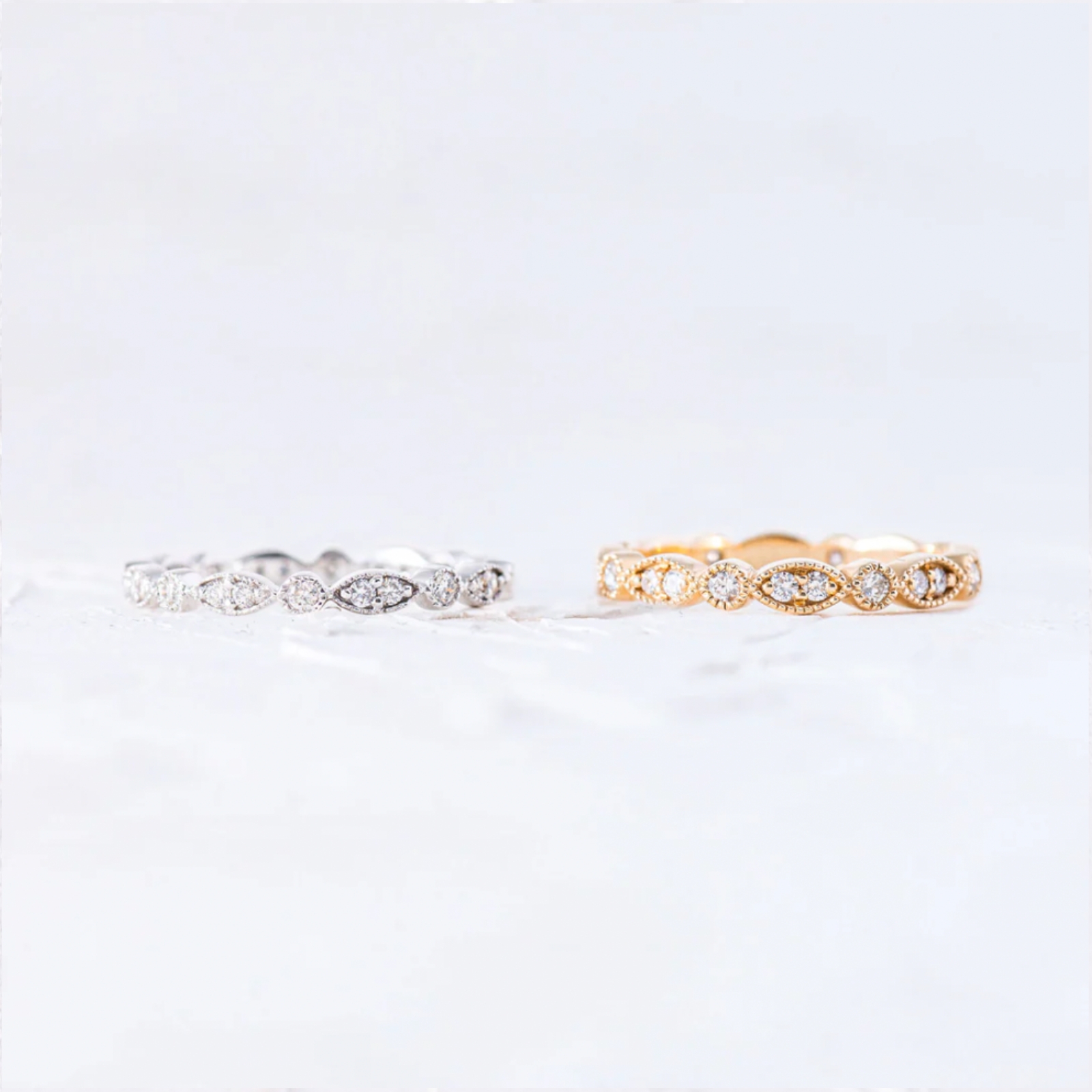 Vintage white yellow 1600x1600