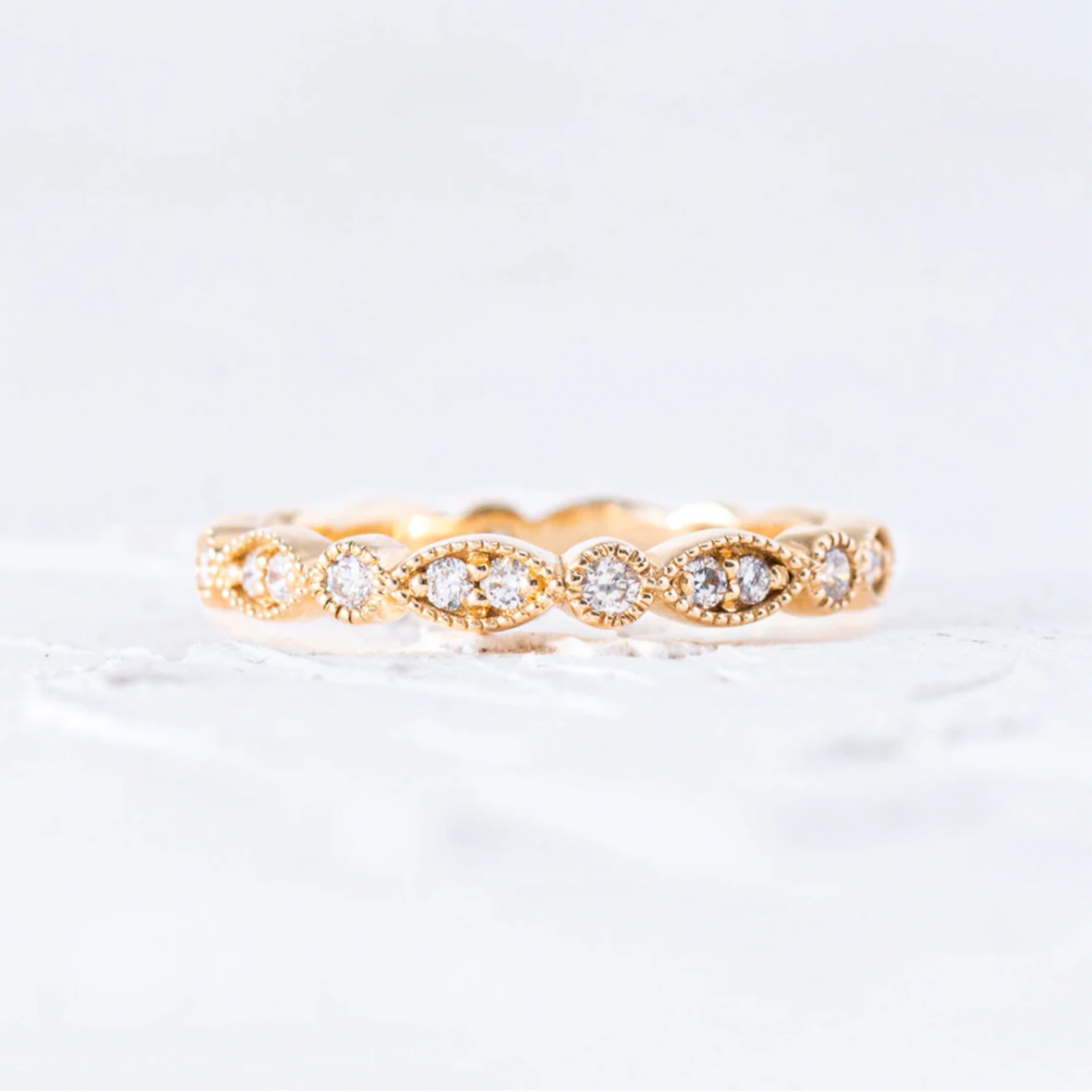 Vintage yellow 1600x1600